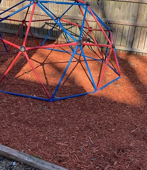 8600 Roanoke Dr — Photo 2