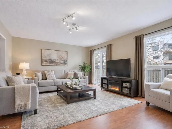 210 Dawn Ave #38, Guelph, ON N1G 5L5