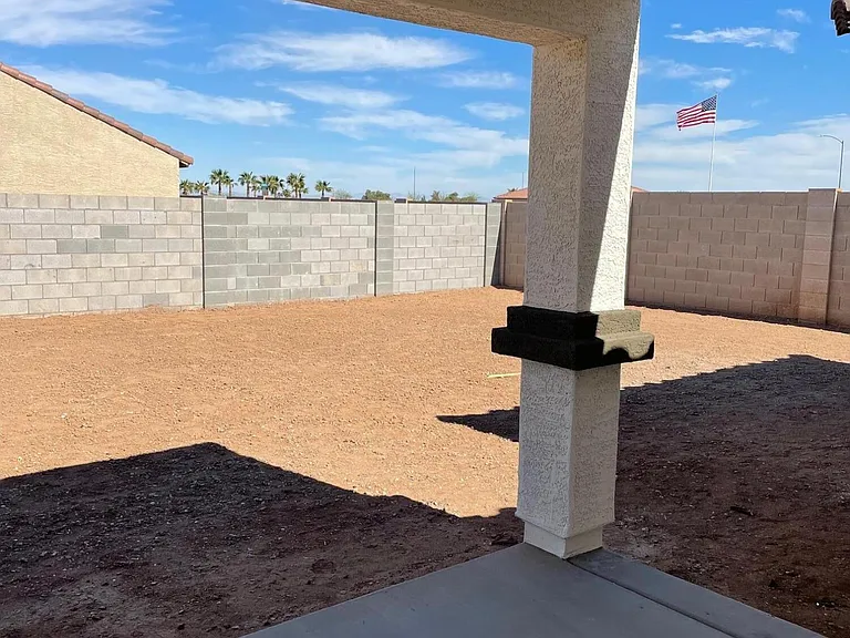 2062 E Julian Dr — Photo 4