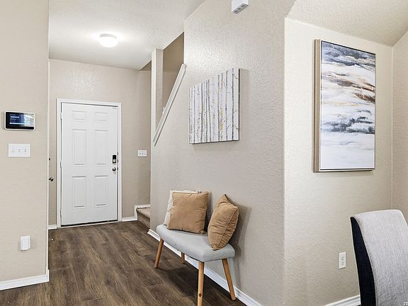 3rd image of 474 Walnut Crest
