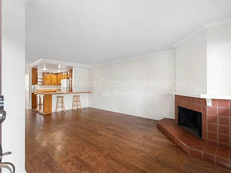 5750 Friars Rd #204 — Photo 6