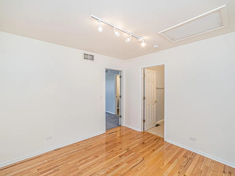 1060 Ellsworth Dr — Photo 23
