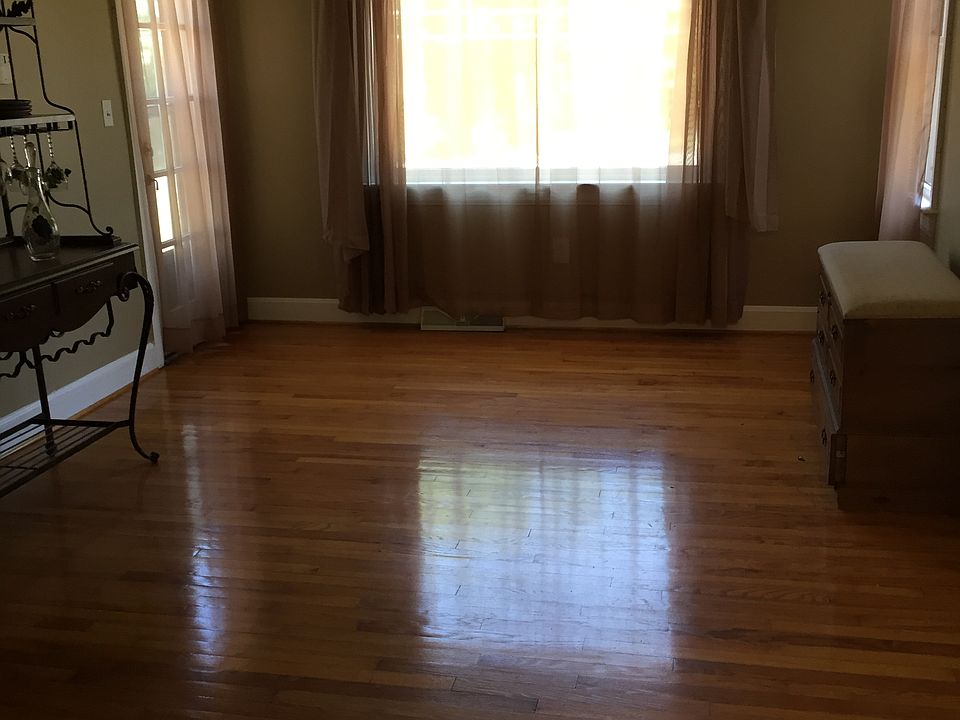 2nd image of 301 Lynn St
