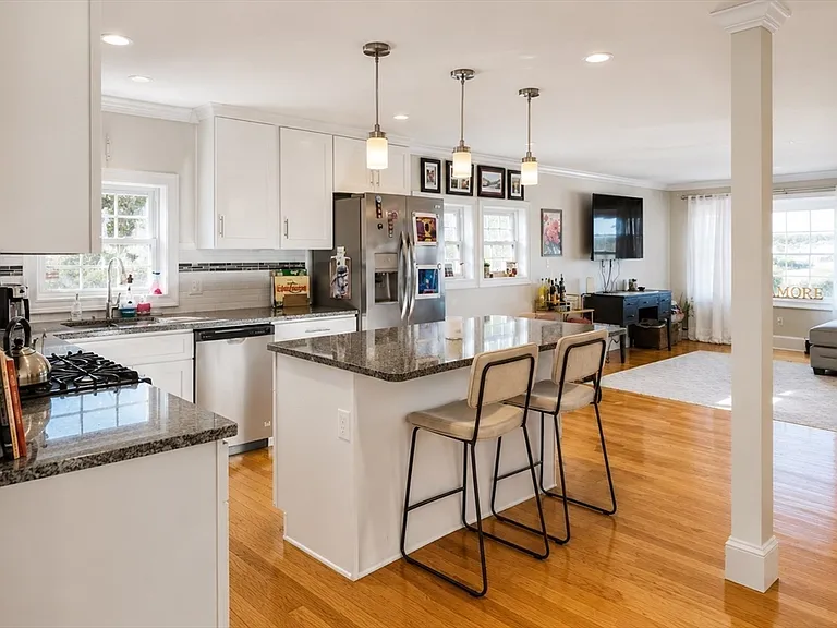 274 Bowdoin St #3 — Photo 3