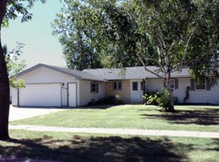 3214 Longfellow Rd N, Fargo, ND 58102