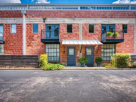 2nd image of 212 Madison APT 4