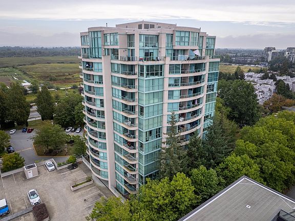 2nd image of 8811 Lansdowne Rd #505