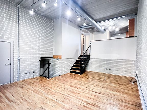 5th image of 3712 N Wilton Ave APT 1N