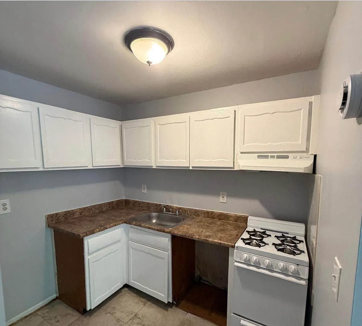 Building Photo - 78 Park Ave #12