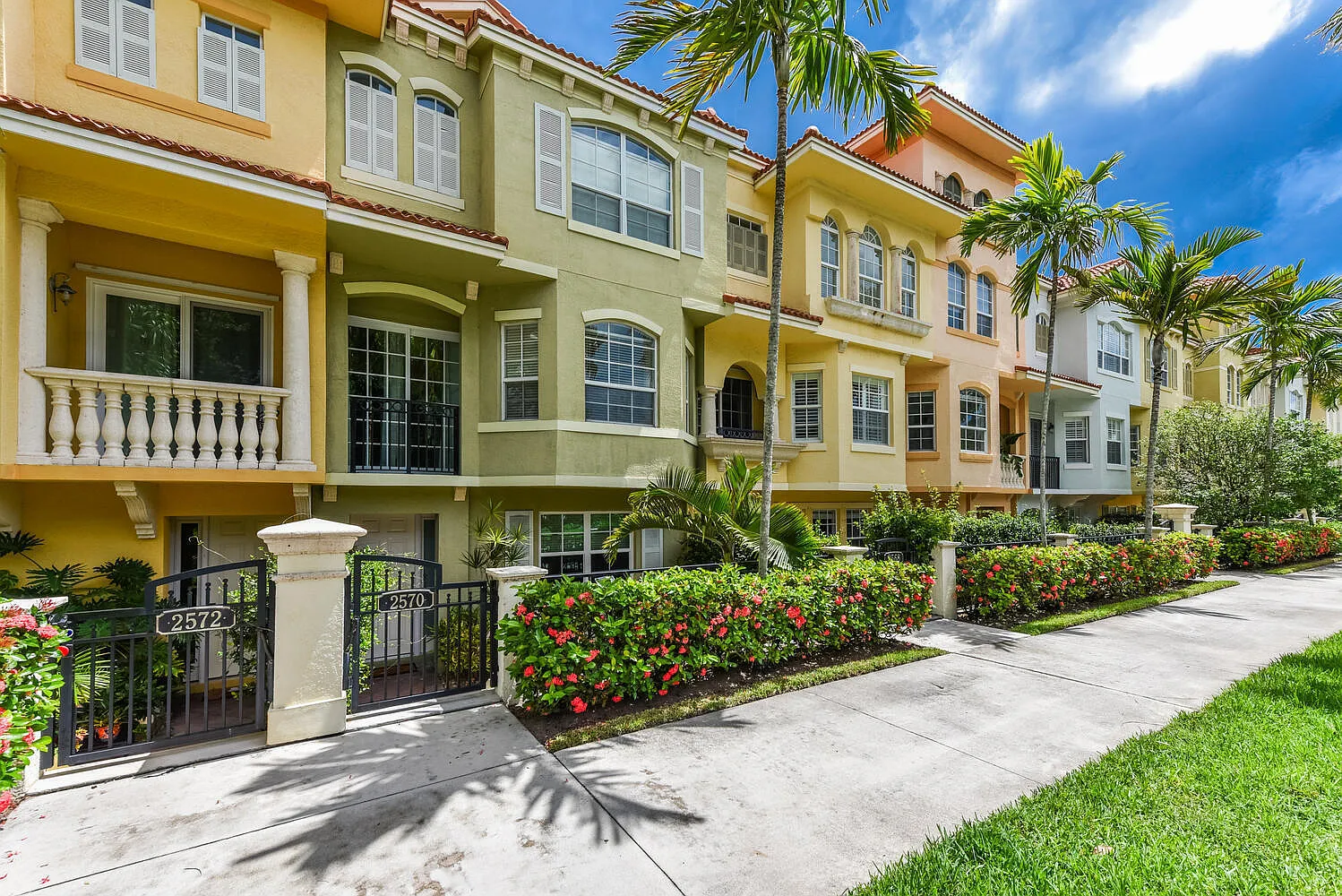 2 bed, 3.5 bath, 2096 sqft, $6,000 — Photo 3