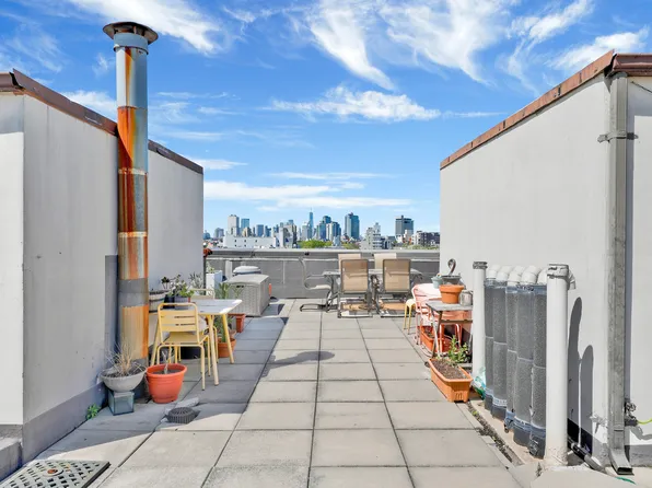 36 Russell Street image 10 of 14