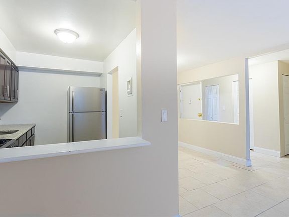 3rd image of 275 S Harrison St APT 3I