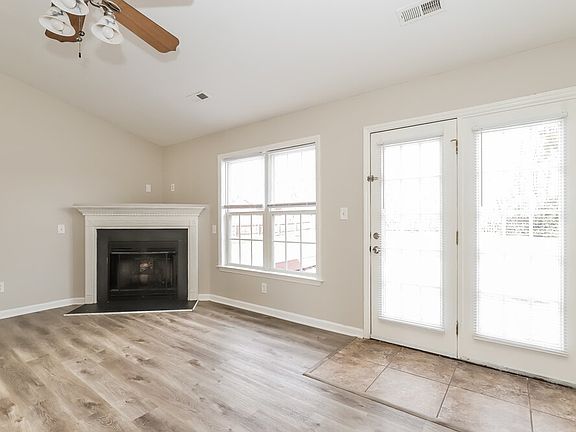 5th image of 2459 Joshua Ln