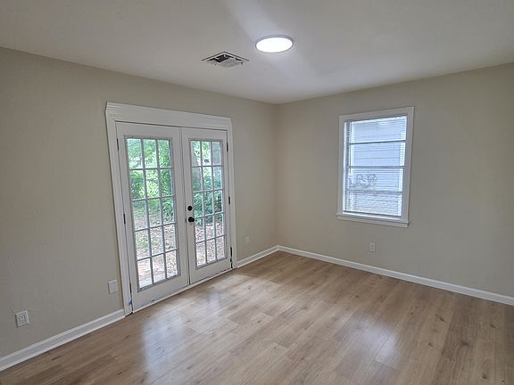 5th image of 1705 Oriole St