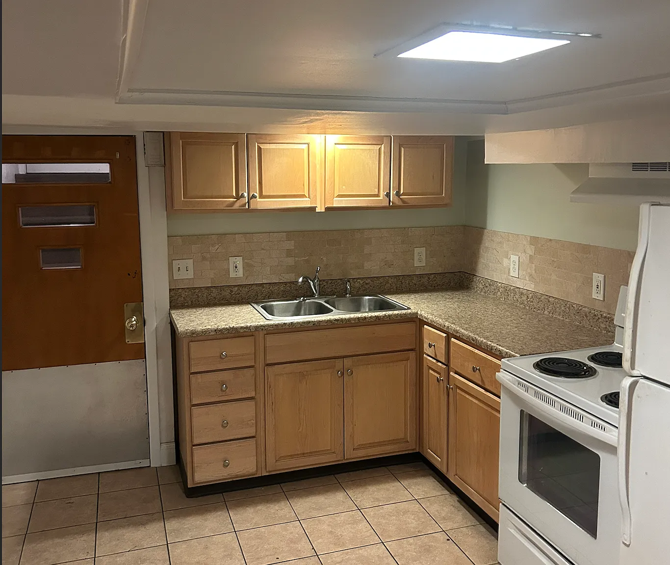 2 bed, 1000 sqft, $1,300 — Photo 1