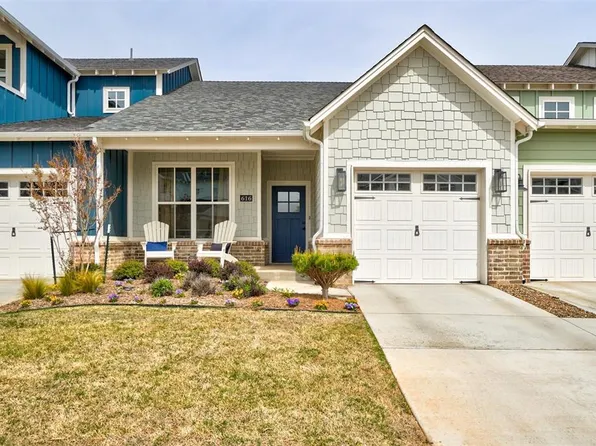 616 Harbor Town Dr, Edmond, OK 73034
