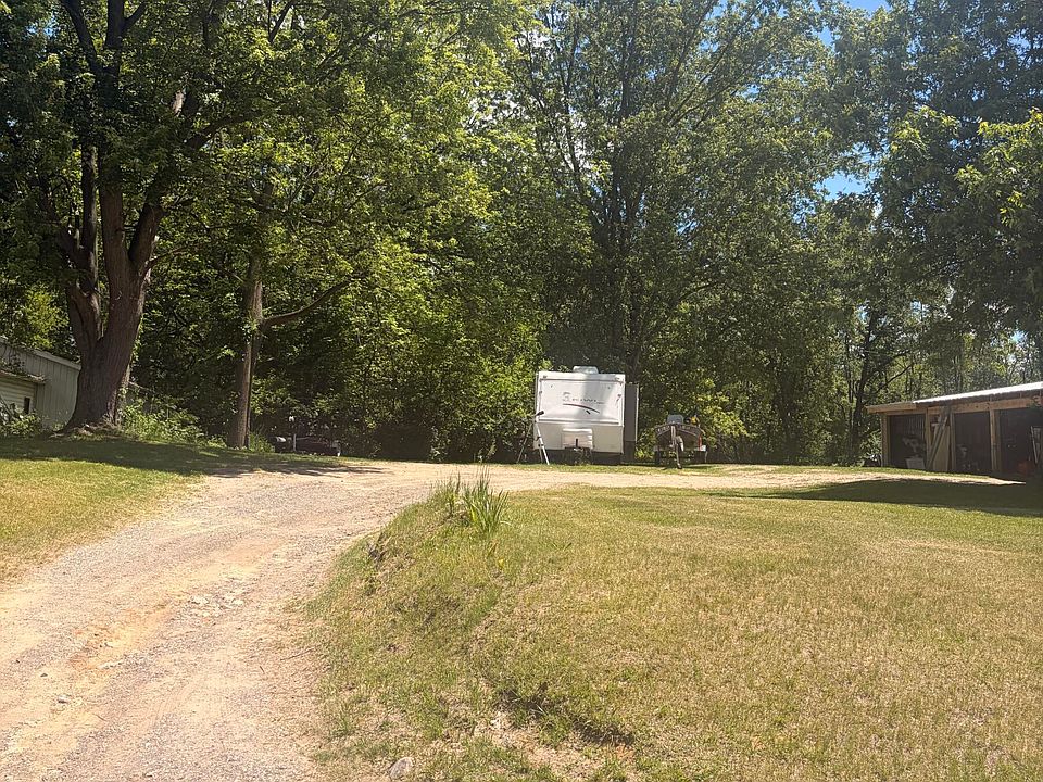 2nd image of 627 Fairyland Ave