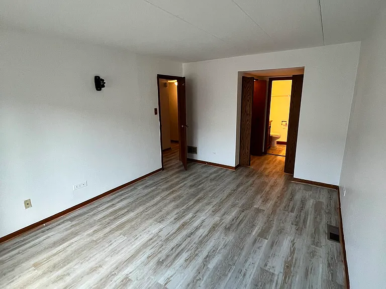 1st Bedroom with bathroom