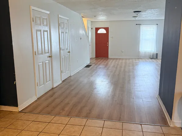 813 W 8th St, Chester, PA 19013