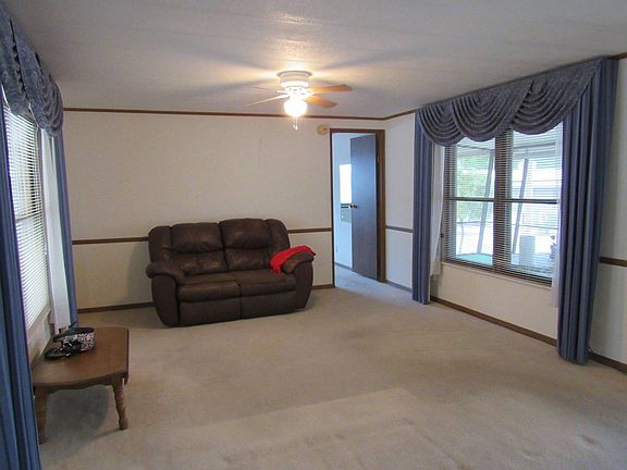 3rd image of 39 Chaparral Dr