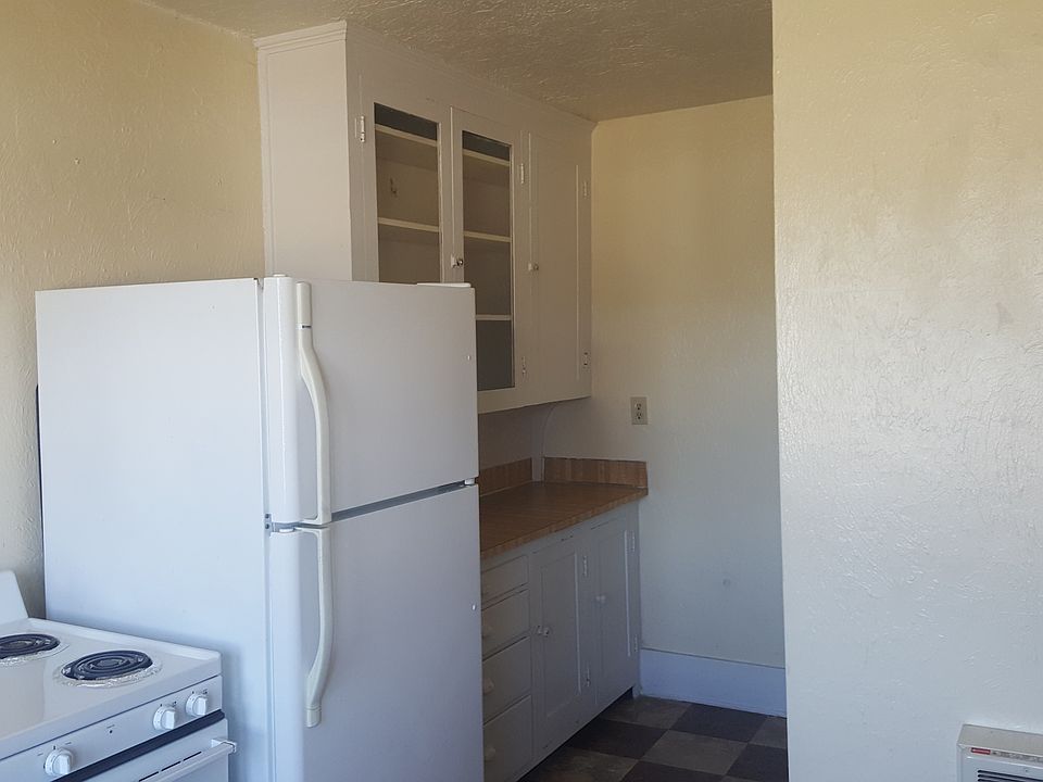2nd image of 234 Thurston St SE APT 4