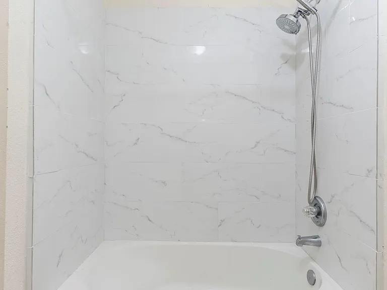 10415 Courtley St — Photo 30