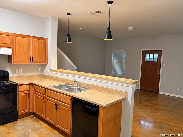 3 bed, 2.5 bath, 1265 sqft, $1,700 — Photo 4