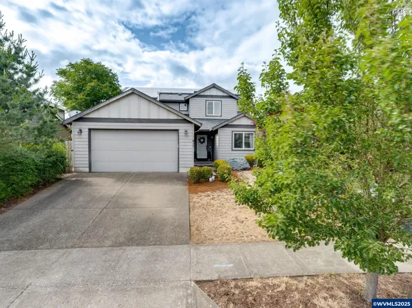 411 Vine Ave, Woodburn, OR 97071