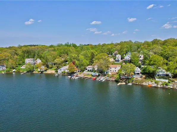 52 Wangonk Trail, East Hampton, CT 06424