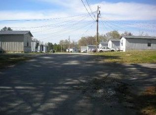 Kee St, Hollow rock, TN 38342