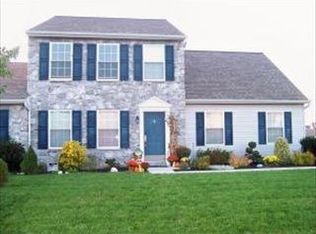 2133 Weeping Willow Ln, Mount Joy, PA 17552