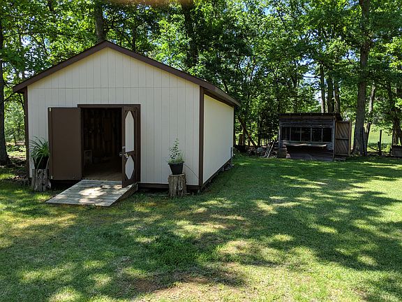 5th image of 1834 Windmill Ln
