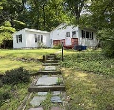2nd image of 366 Warrenville Rd