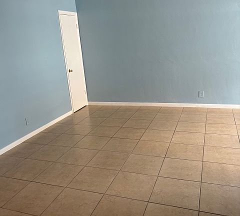 4th image of 3321 NE 33rd St