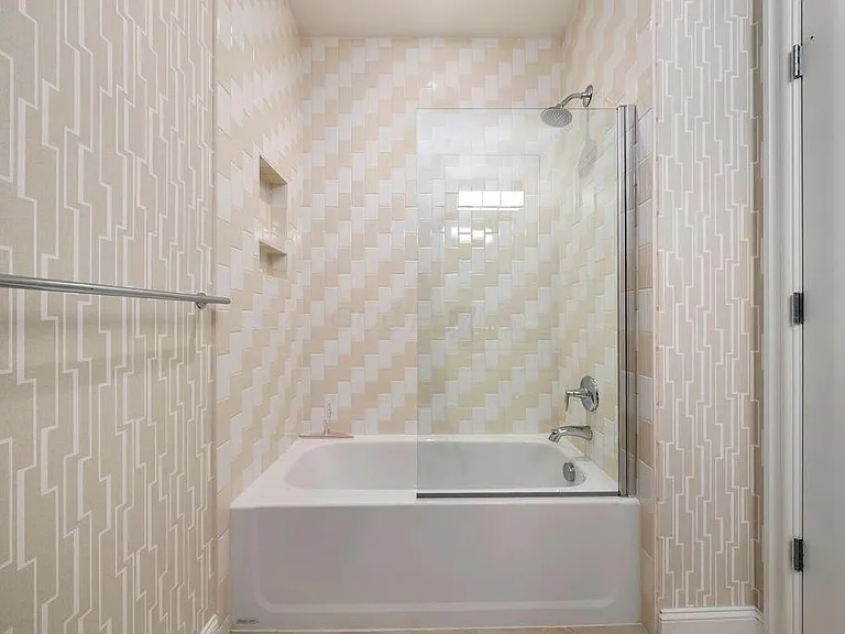 250 Spring St #1214 — Photo 23