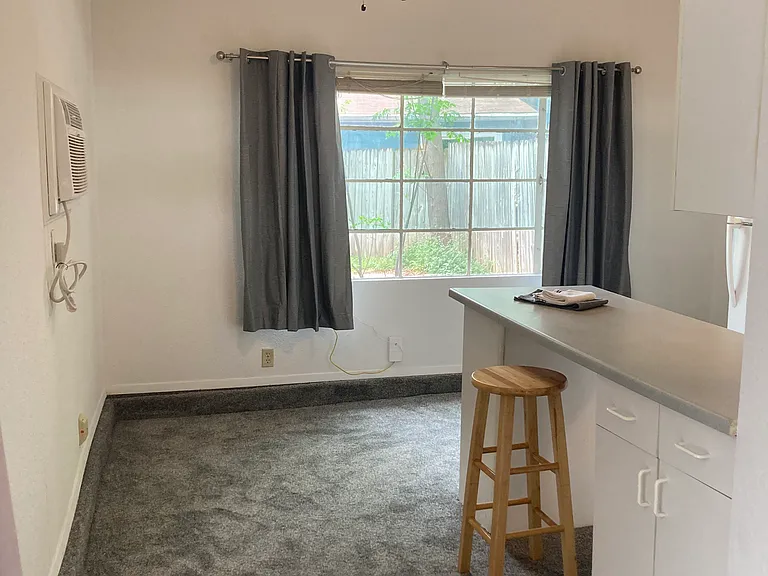 502B Hammack Dr #B — Photo 6