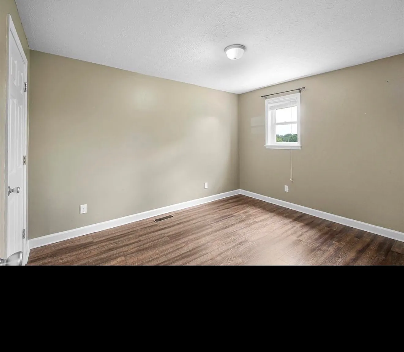 2 bed, 960 sqft, $1,350 — Photo 4