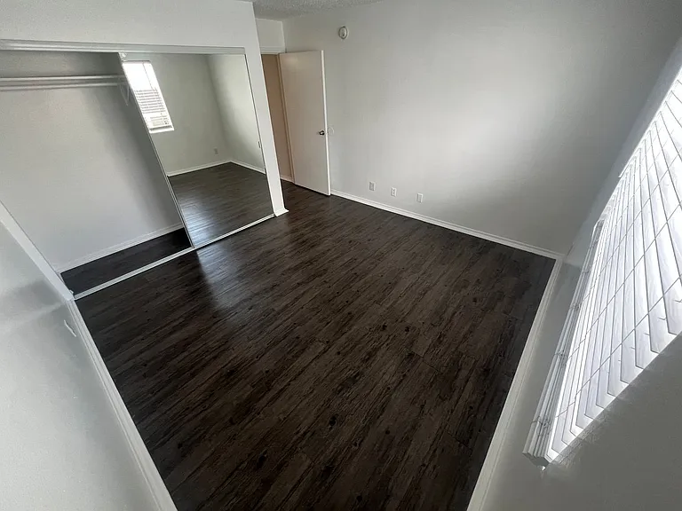 VRA27 LLC- "Villa Regency Apartments" — Photo 58