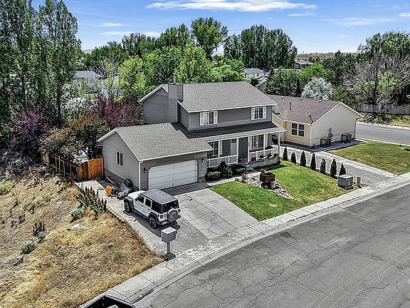 3rd image of 3514 Hawthorne Dr