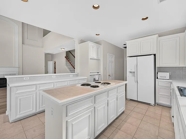 1727 Emma Cove Ct — Photo 10