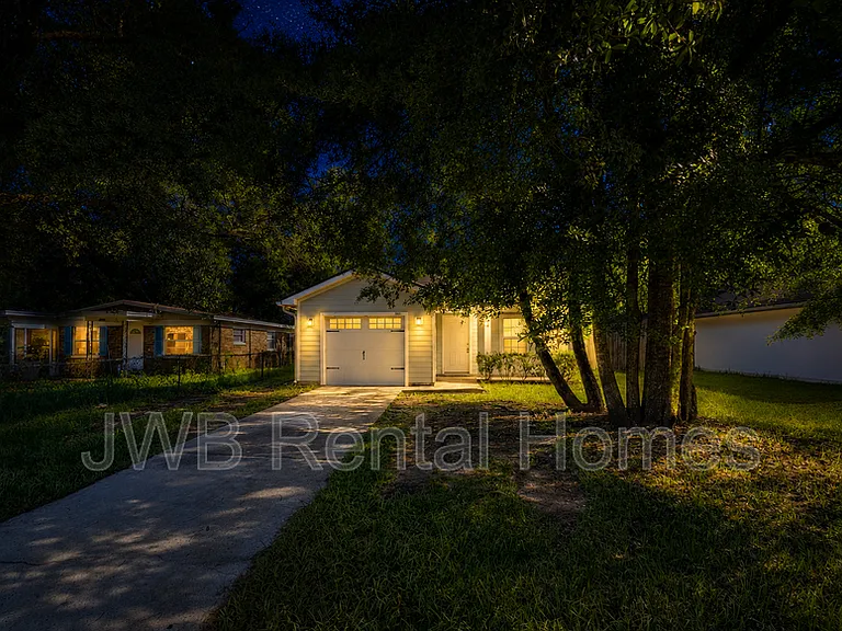 2923 W 3rd St — Photo 14