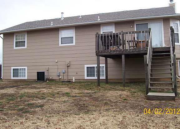 2nd image of 2715 Rushwood Dr