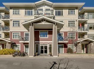 28 Auburn Bay Line SE #111, Calgary, AB T3M1Z7