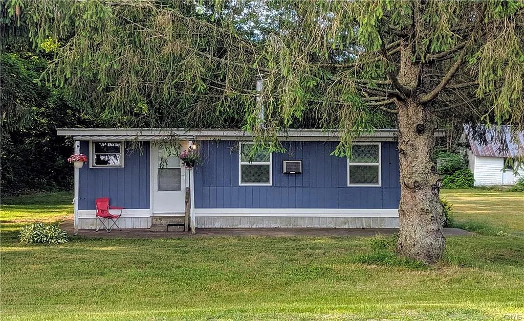 485 Centerville Rd photo 1