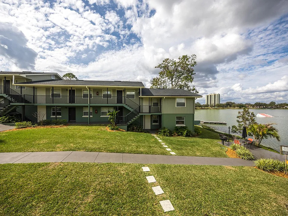 Lake Silver Apartments