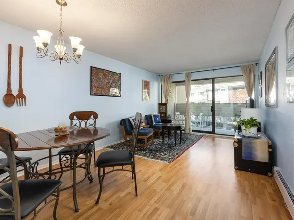 8291 Park Rd #212, Richmond, BC V6Y 1T3