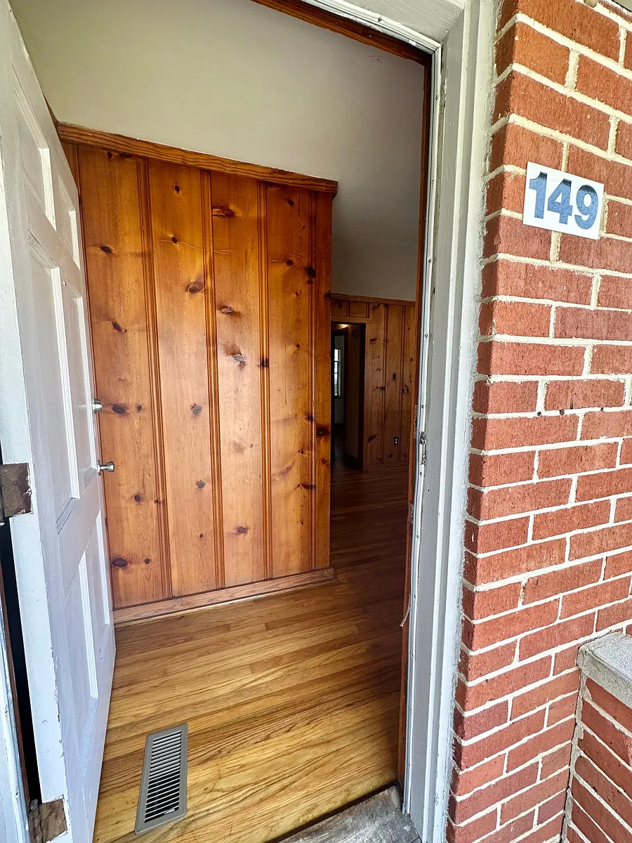 Building Photo - 149 S Ross St #149