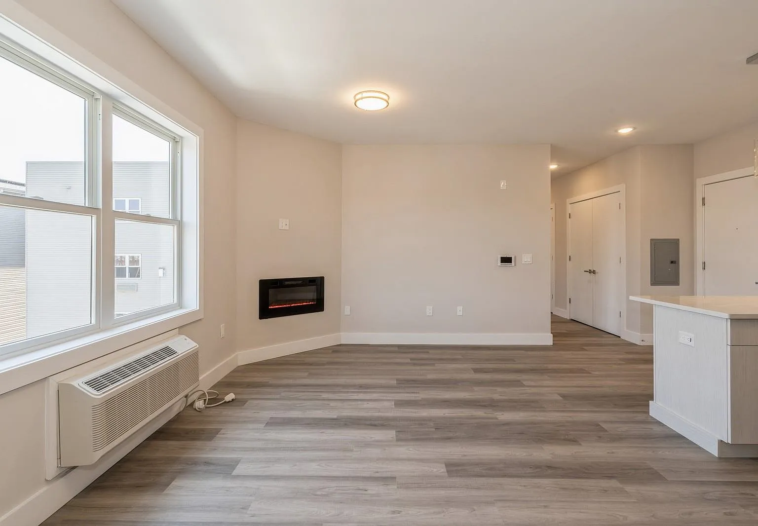 1 bed, 1.0 bath, 1100 sqft, $2,995 — Photo 3