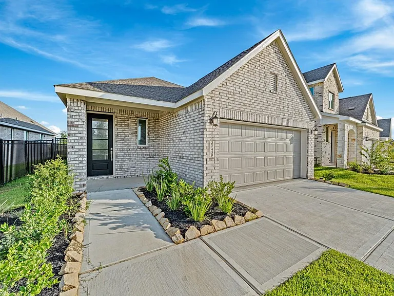 27439 Sunterra Village Dr — Photo 4