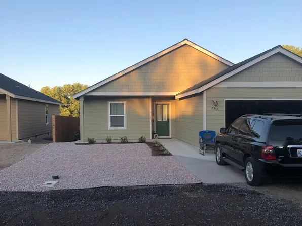769 SW 1st St, Madras, OR 97741